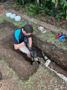 Unblock drain quickly with our professional drain plumbers using the latest technology.